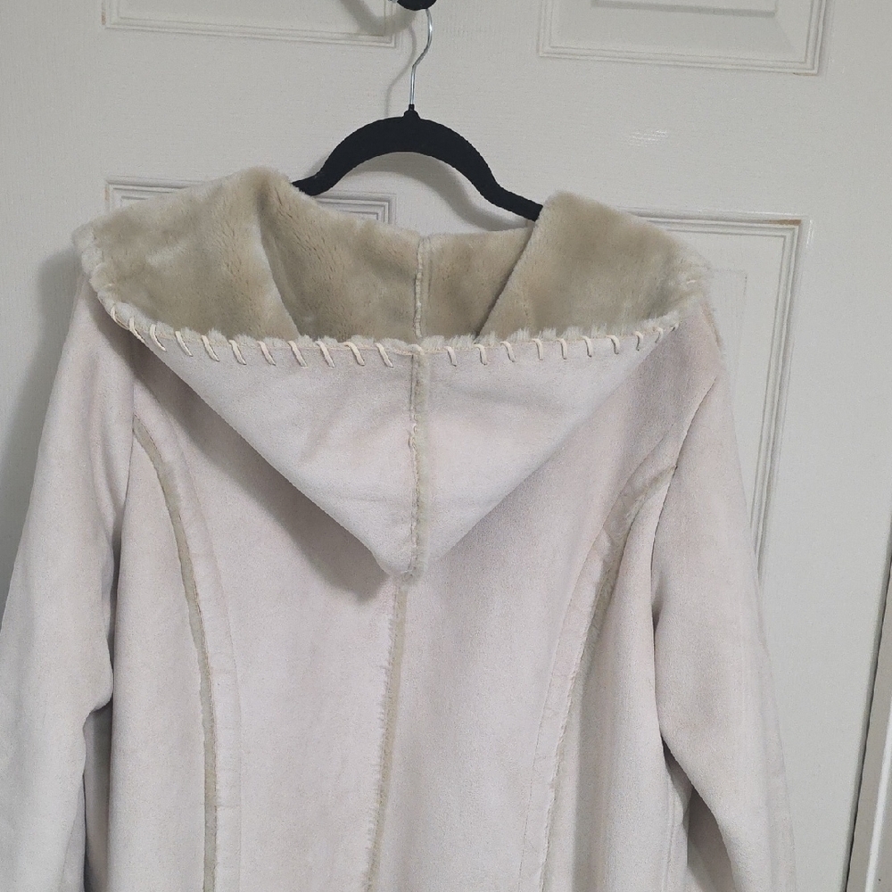 Elegant Cream Teddy Jacket for Women - Picture 9 of 12
